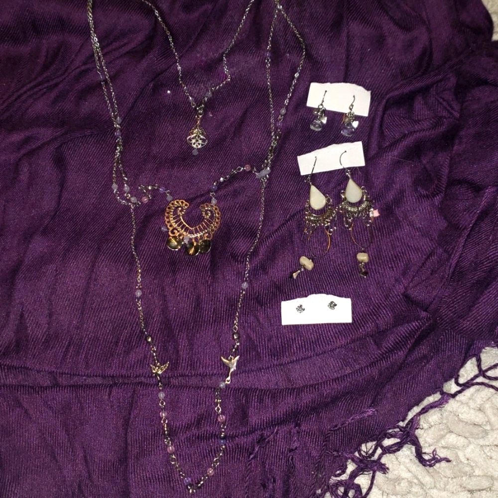 3 fpr $30   jewelry.